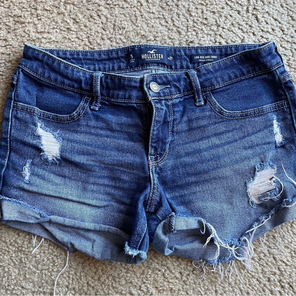 Super nice Hollister Low rise midi short size 5 (w 27).